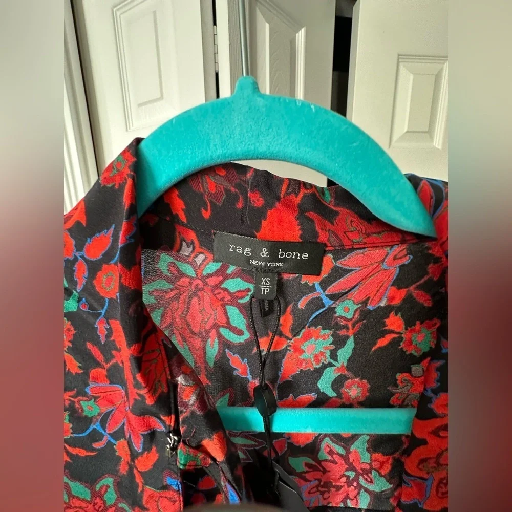 RARE RAG AND BONE NWT Emily Silk Floral Blouse—XS